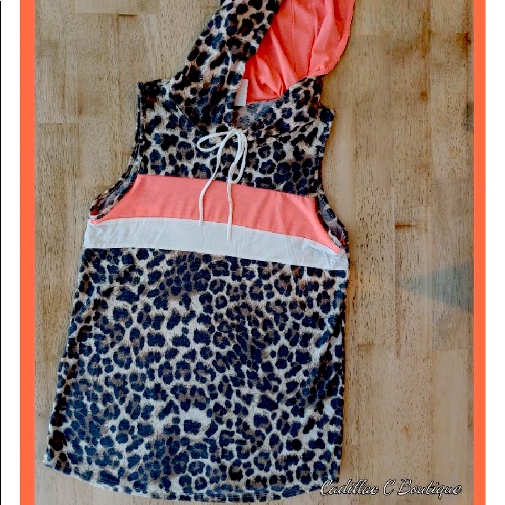 Leopard hooded tank